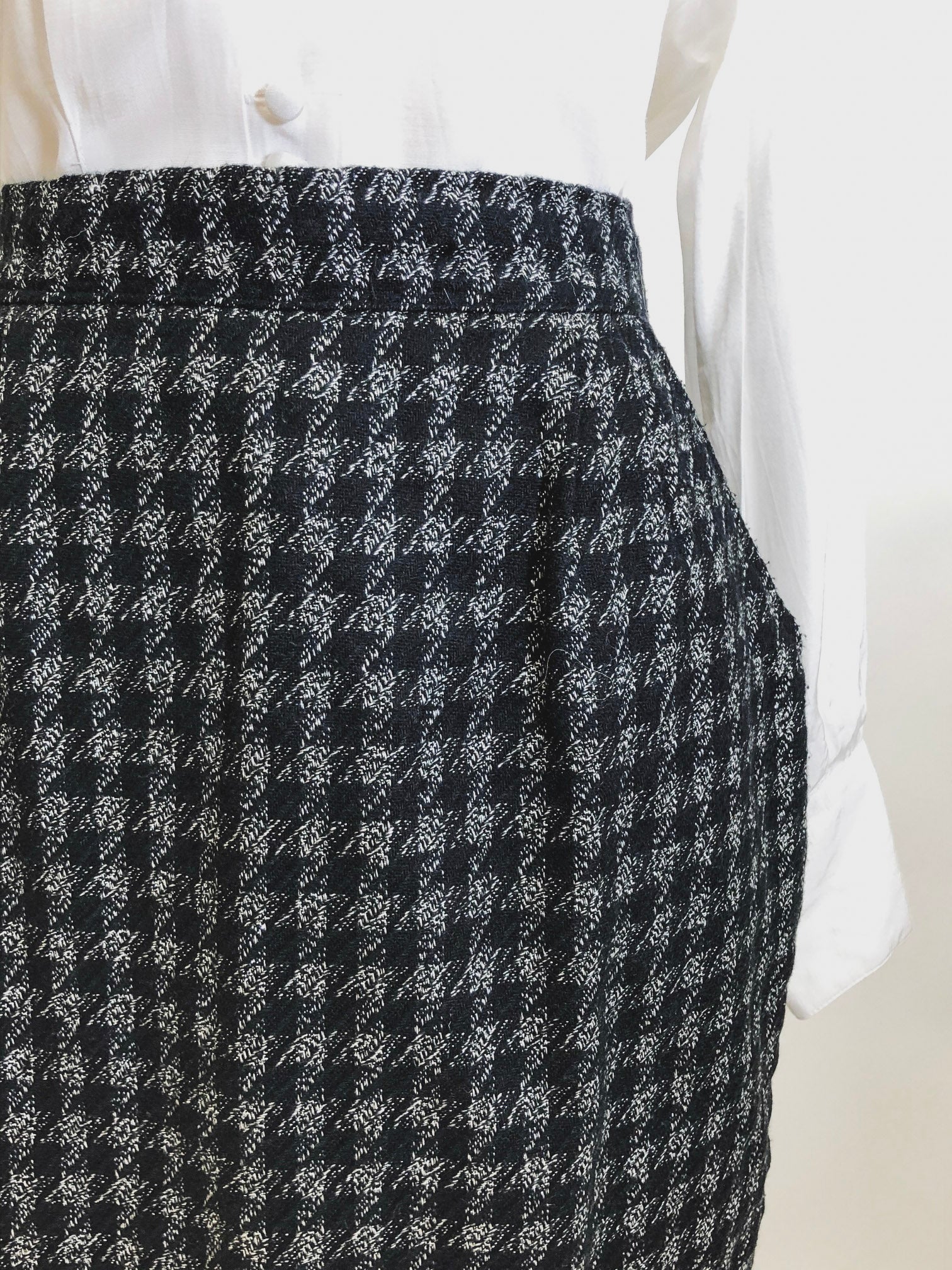 Vintage Black & Silver White Houndstooth Wool Blend Skirt