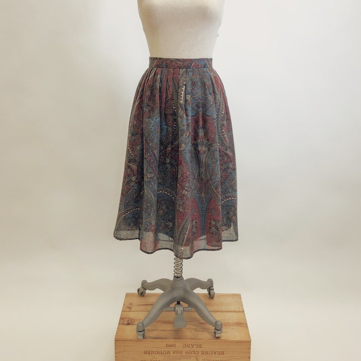 Vintage Lined Paisley Pleated Skirt