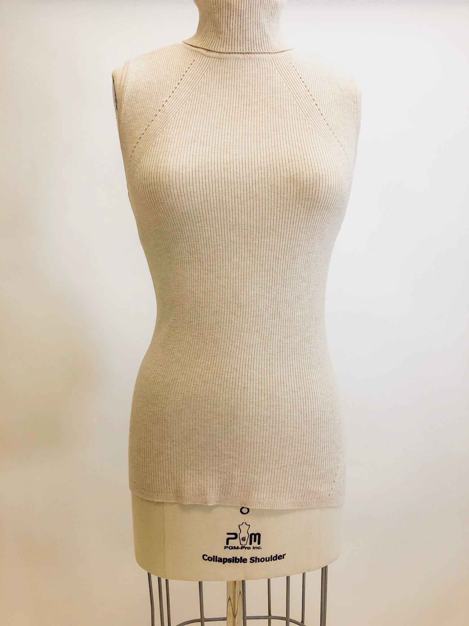 Vintage Sleeveless Oatmeal Knit Top